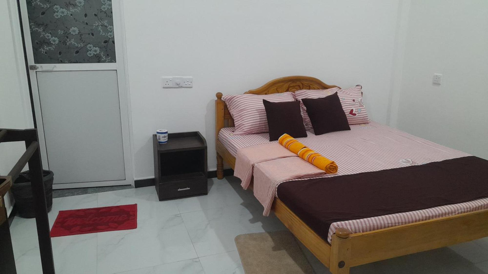 Theepan'S Home Nilaveli Exterior photo