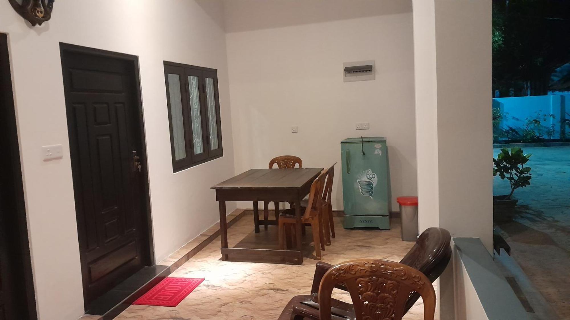 Theepan'S Home Nilaveli Exterior photo