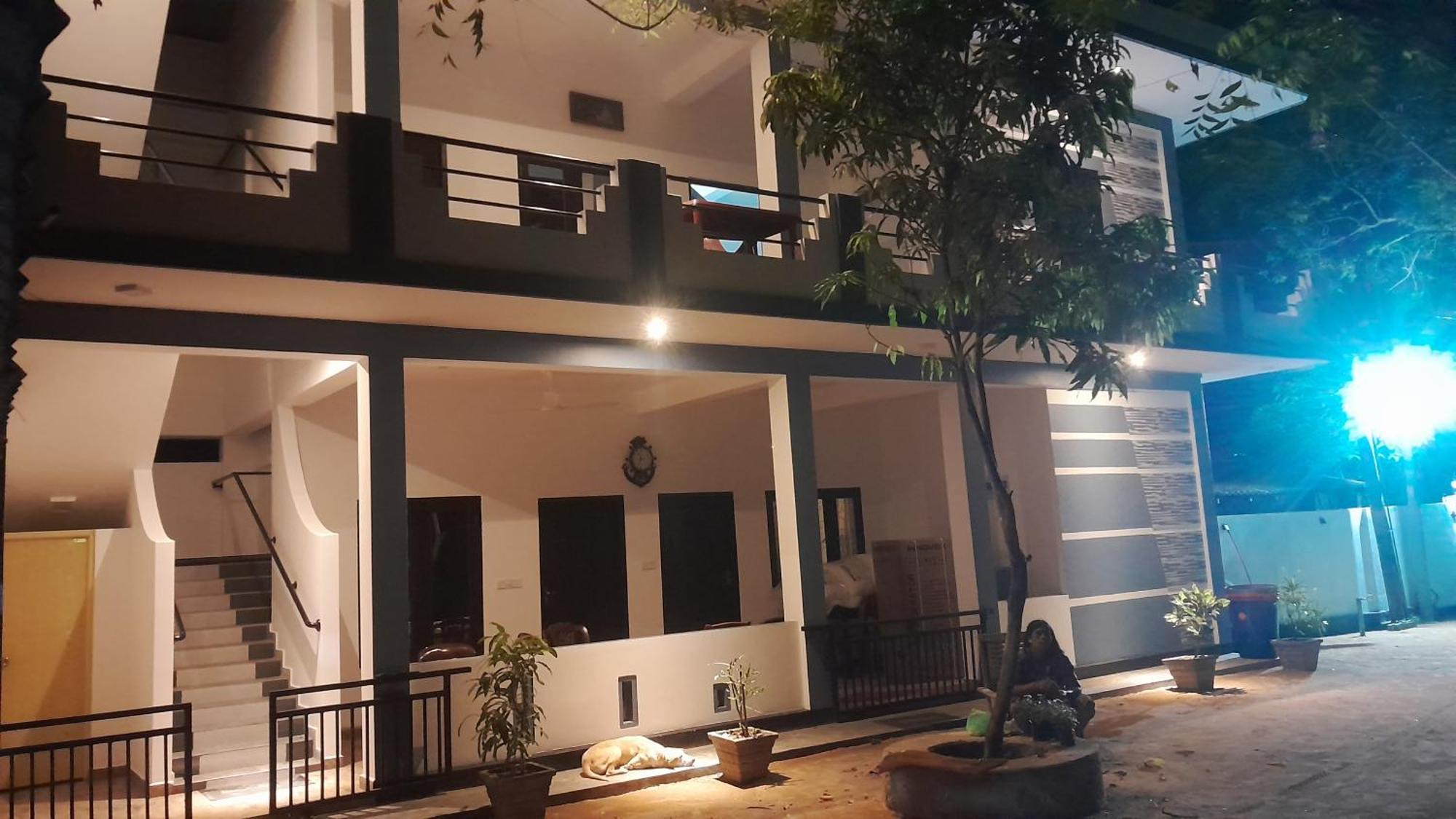 Theepan'S Home Nilaveli Exterior photo