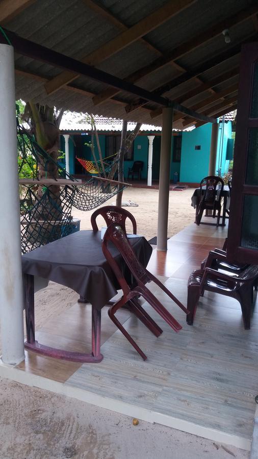 Theepan'S Home Nilaveli Exterior photo