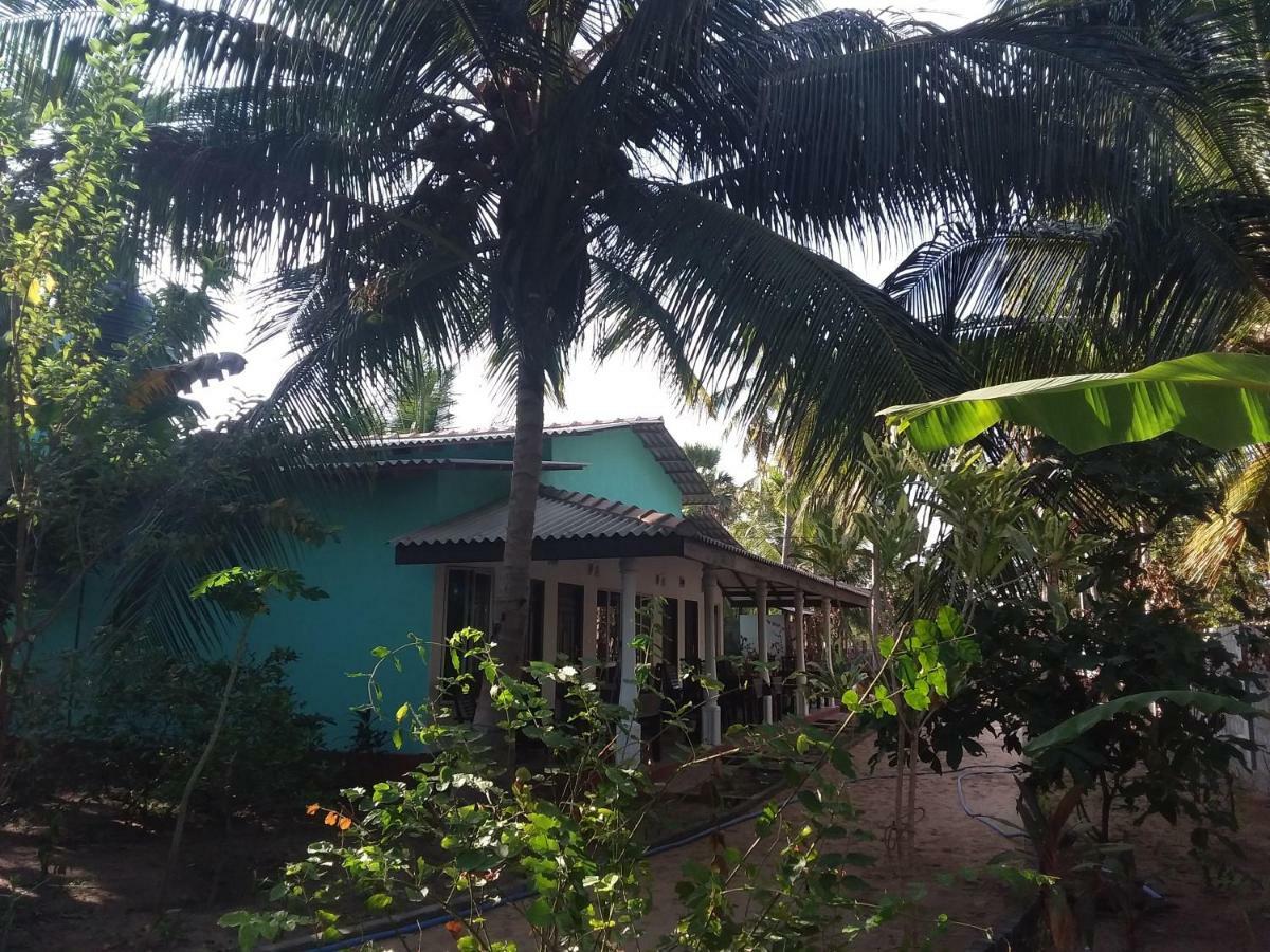 Theepan'S Home Nilaveli Exterior photo